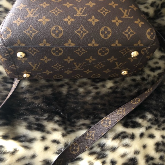 Authentic Louis Vuitton Montaigne B.B. - Picture 4 of 8